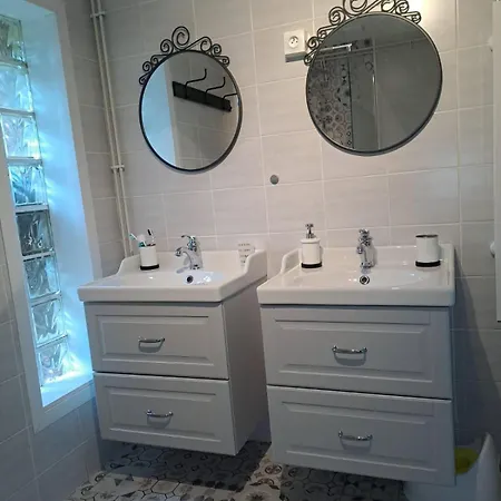 Maison De Charme 4 Et Jardin Clos. *